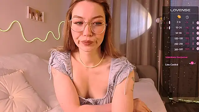 Lilo Sims online show from November 7, 2:33 am