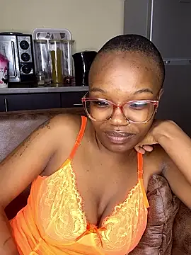 YummyMelanin117 online show from October 29, 7:59 pm