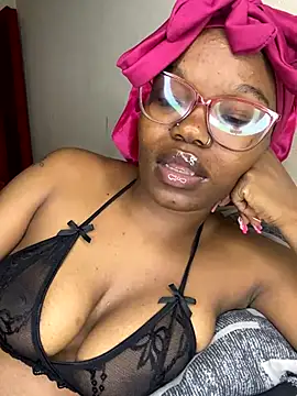 YummyMelanin117 online show from November 26, 9:49 pm