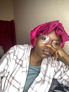 YummyMelanin117 online show from November 30, 5:11 am