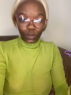 YummyMelanin117 online show from February 26, 2:38 pm