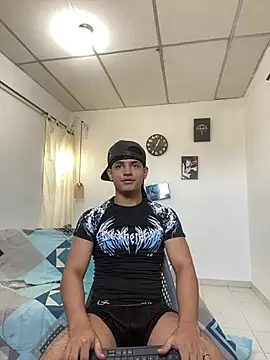 Snapshot of samxx_muscle chatting on August 8, 3:03 pm samxx muscle online show from August 8, 3:03 pm