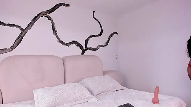 Snapshot of candyandmarilyn chatting on March 21, 8:50 pm candyandmarilyn online show from March 21, 8:50 pm