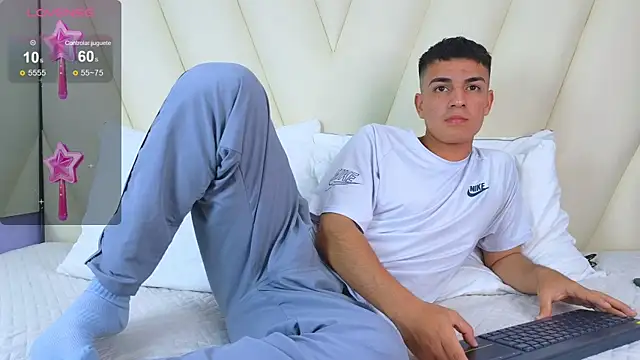 Hotboy21  online show from November 7, 3:39 am