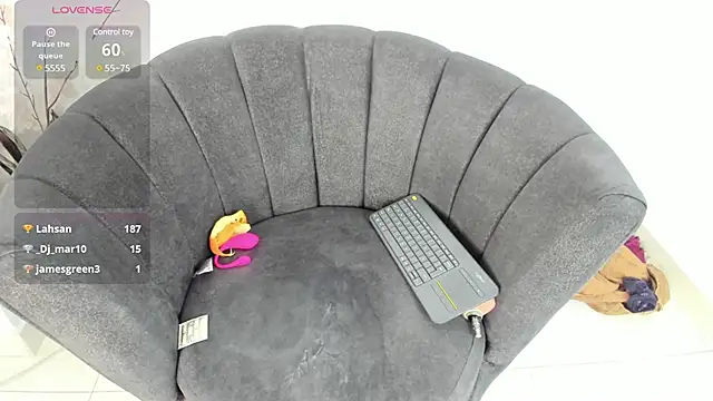 Elaine87  online show from March 23, 2:26 am