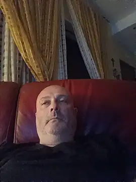 Snapshot of Alexis_Bull chatting on June 4, 10:38 pm Alexis Bull online show from June 4, 10:38 pm