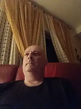 Snapshot of Alexis_Bull chatting on July 3, 12:17 am Alexis Bull online show from July 3, 12:17 am