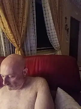 Snapshot of Alexis_Bull chatting on July 9, 11:20 pm Alexis Bull online show from July 9, 11:20 pm