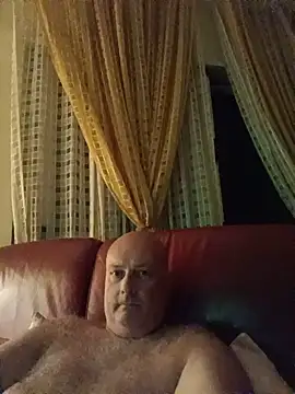 Snapshot of Alexis_Bull chatting on July 18, 10:46 pm Alexis Bull online show from July 18, 10:46 pm