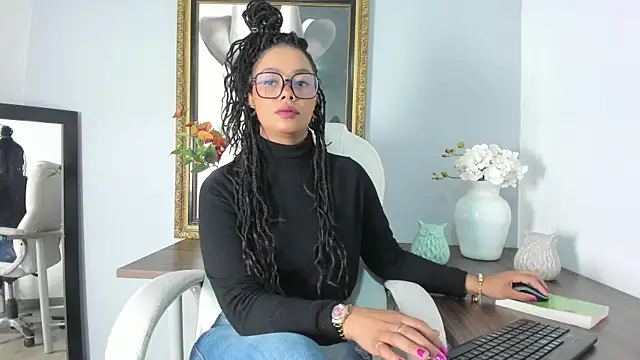 andrea xoe  online show from March 19, 11:06 am