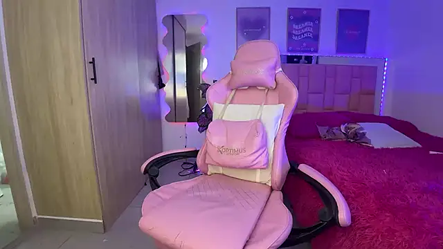 lunesweet online show from January 8, 10:23 pm