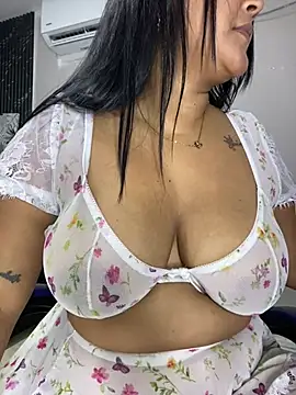 Snapshot of sashaoficial_ chatting on May 11, 11:24 pm sashaoficial online show from May 11, 11:24 pm
