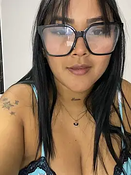 Snapshot of sashaoficial_ chatting on July 11, 11:28 pm sashaoficial online show from July 11, 11:28 pm