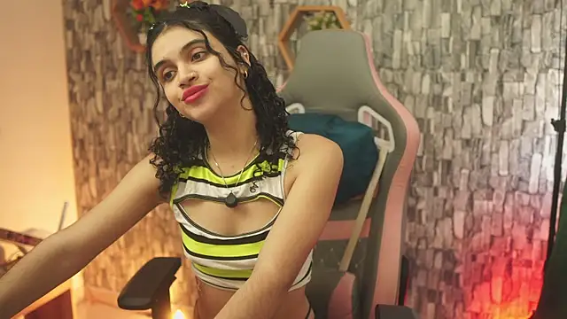 Snapshot of bonniie_98_ chatting on July 16, 8:26 pm bonniie 98 online show from July 16, 8:26 pm