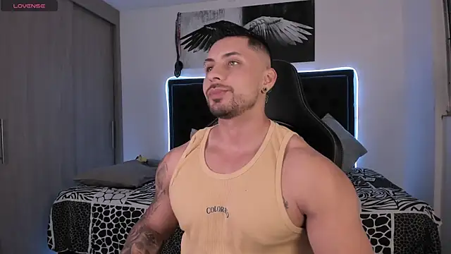 santi aesthetic online show from June 5, 4:08 am
