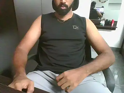 Snapshot of lovelyakash69 chatting on May 13, 8:23 am lovelyakash69 online show from May 13, 8:23 am