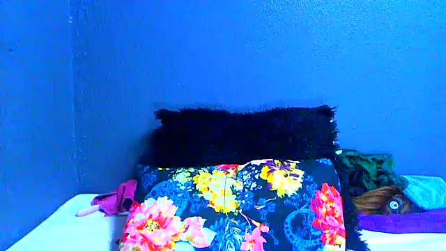 SMALLBOOBSXX online show from June 3, 2:33 pm