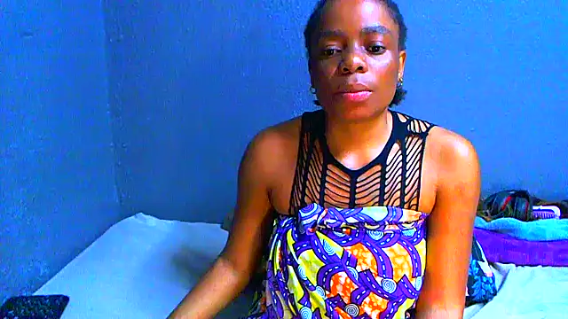 SMALLBOOBSXX online show from June 11, 5:33 pm