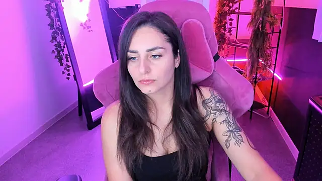 ValeriiMills online show from October 3, 4:15 pm