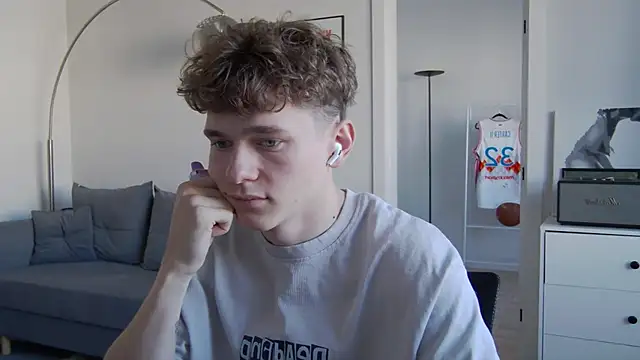 DanyDavis online show from May 7, 12:54 pm
