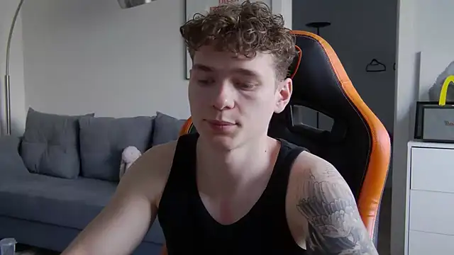 DanyDavis online show from May 24, 1:16 pm