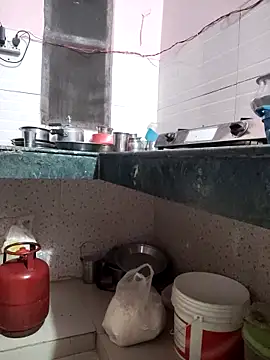 Desi Bhabi 01 online show from December 4, 2:37 pm