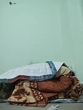 Desi Bhabi 01 online show from December 15, 4:22 pm