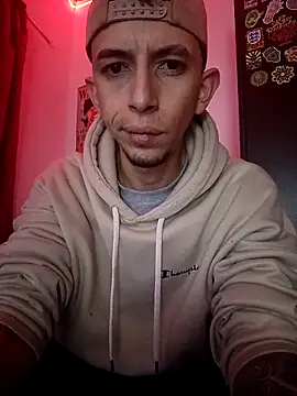 Snapshot of Chris__Jones chatting on October 13, 12:54 am Chris Jones online show from October 13, 12:54 am