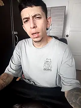 Snapshot of Chris__Jones chatting on October 19, 1:01 pm Chris Jones online show from October 19, 1:01 pm