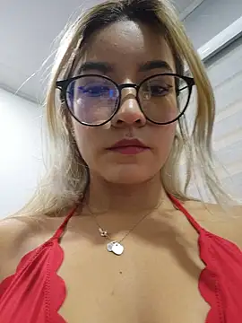 Pretty roxxyy online show from December 5, 12:36 pm