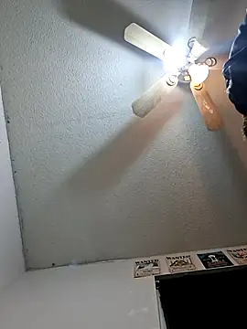 Snapshot of moasslicker chatting on November 26, 9:10 am moasslicker online show from November 26, 9:10 am