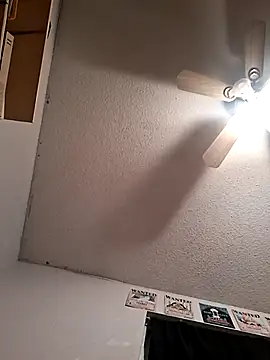 Snapshot of moasslicker chatting on November 27, 7:43 am moasslicker online show from November 27, 7:43 am