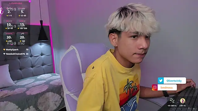 OliverTwinky online show from November 5, 3:01 pm