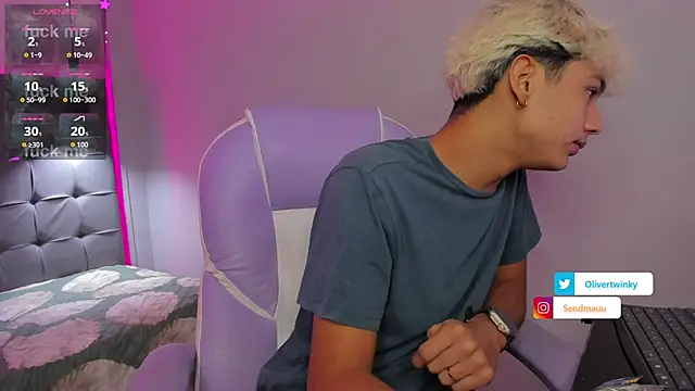 OliverTwinky online show from November 6, 5:08 am