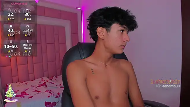 OliverTwinky online show from November 21, 4:49 pm