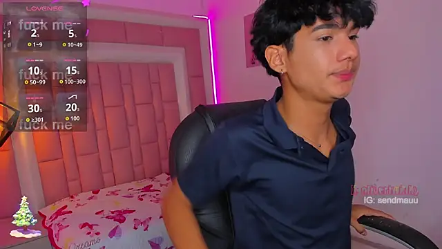 OliverTwinky online show from November 24, 7:08 am