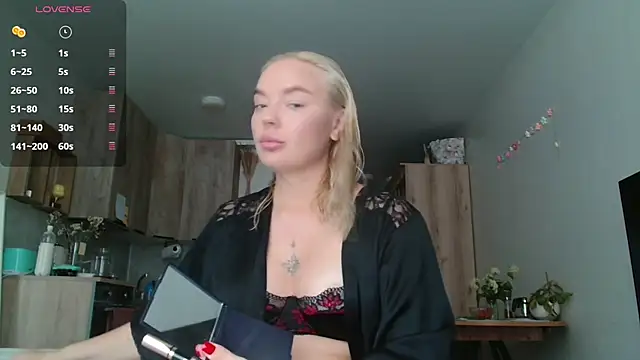 Snapshot of Eva___forever chatting on July 8, 5:01 am Eva forever online show from July 8, 5:01 am