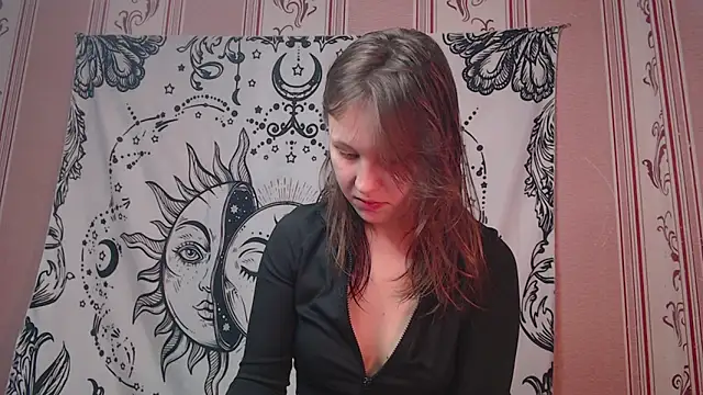 Thighswithspikes online show from September 9, 9:20 am