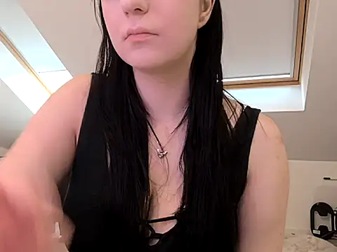 Snapshot of MoonlitLust chatting on May 6, 7:13 am MoonlitLust online show from May 6, 7:13 am