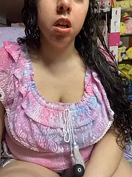 w3tkittty online show from July 9, 4:05 am