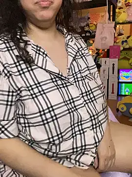 w3tkittty online show from July 10, 5:12 am