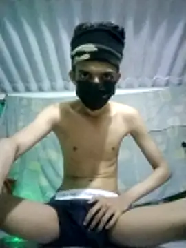 HannanKhan25 online show from March 4, 7:31 pm