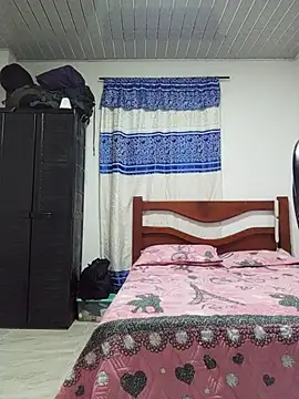 Snapshot of WALESKABBW_ASS chatting on June 7, 4:49 am WALESKABBW ASS online show from June 7, 4:49 am