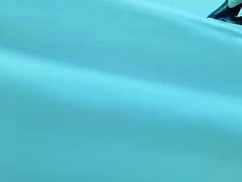 Raven goth online show from December 19, 8:27 pm