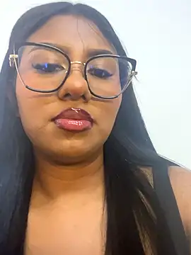 Emmily Vargas online show from September 26, 8:24 pm