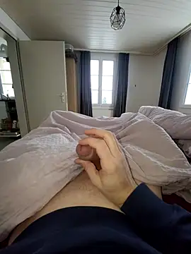 Snapshot of geilerschwanz556r7 chatting on January 8, 9:44 am geilerschwanz556r7 online show from January 8, 9:44 am