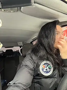 Snapshot of MeekyRich chatting on December 2, 5:13 am MeekyRich online show from December 2, 5:13 am