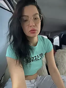 Snapshot of MeekyRich chatting on December 15, 3:22 am MeekyRich online show from December 15, 3:22 am