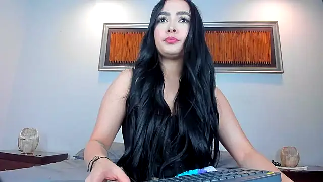 Snapshot of Bella__hamilton chatting on June 22, 1:51 am Bella hamilton online show from June 22, 1:51 am