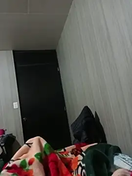 luuiss12 online show from December 1, 6:40 am